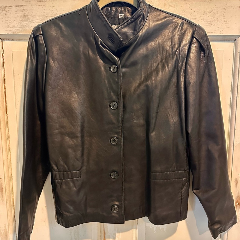 Women's Vintager Black Leather Jacket